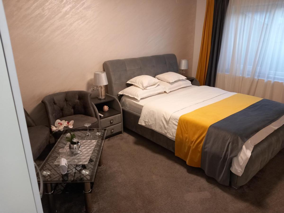 Vila Davison Târgu Jiu Eksteriør bilde